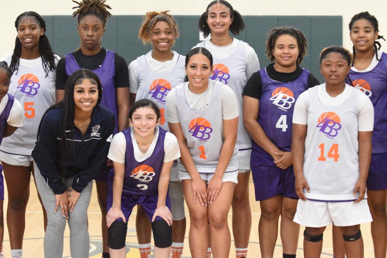 4BB Classic Unsigned Senior Game: Guards