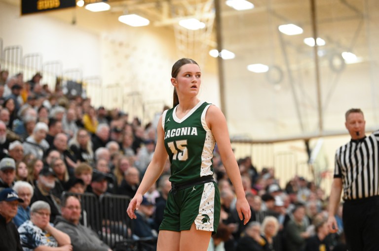 D4 State Semis Preview: No. 1 Laconia vs. No. 4 Racine Prairie