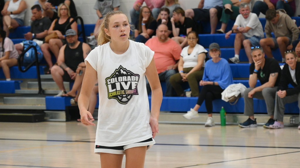 Spring Standouts: 17U Girls Making Noise