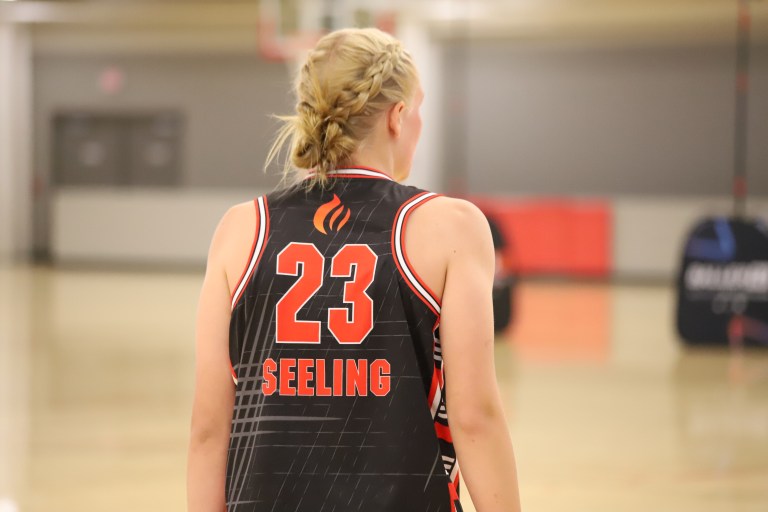 Lauren Seeling