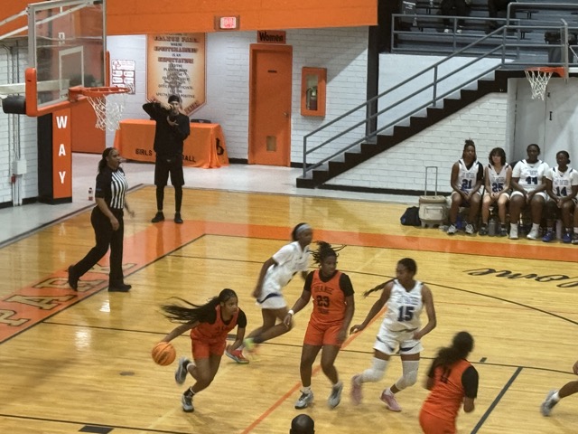 Freshmen Shine in the Clay Cup Tournament Finale
