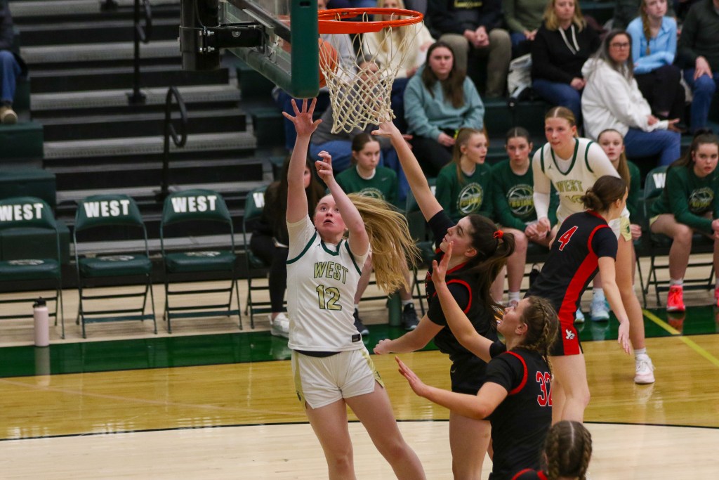 4A/5A Regional Championship: Chipping In To Win