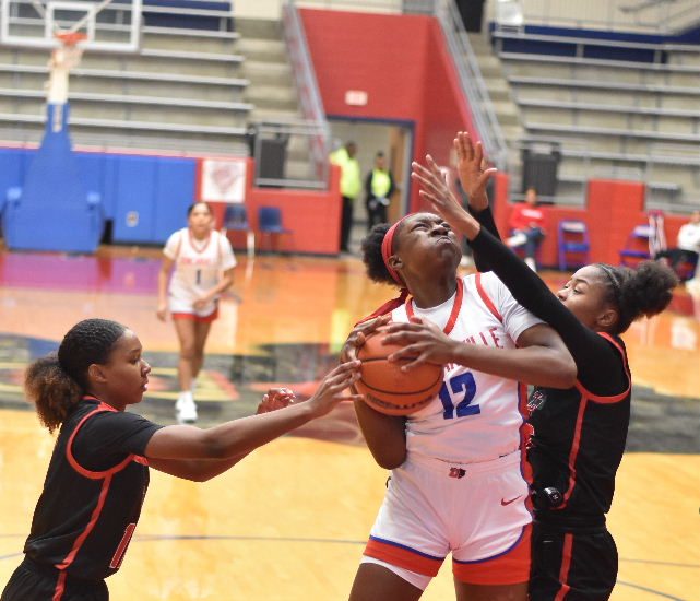 Sophomores Sparkle At Sandra Meadows