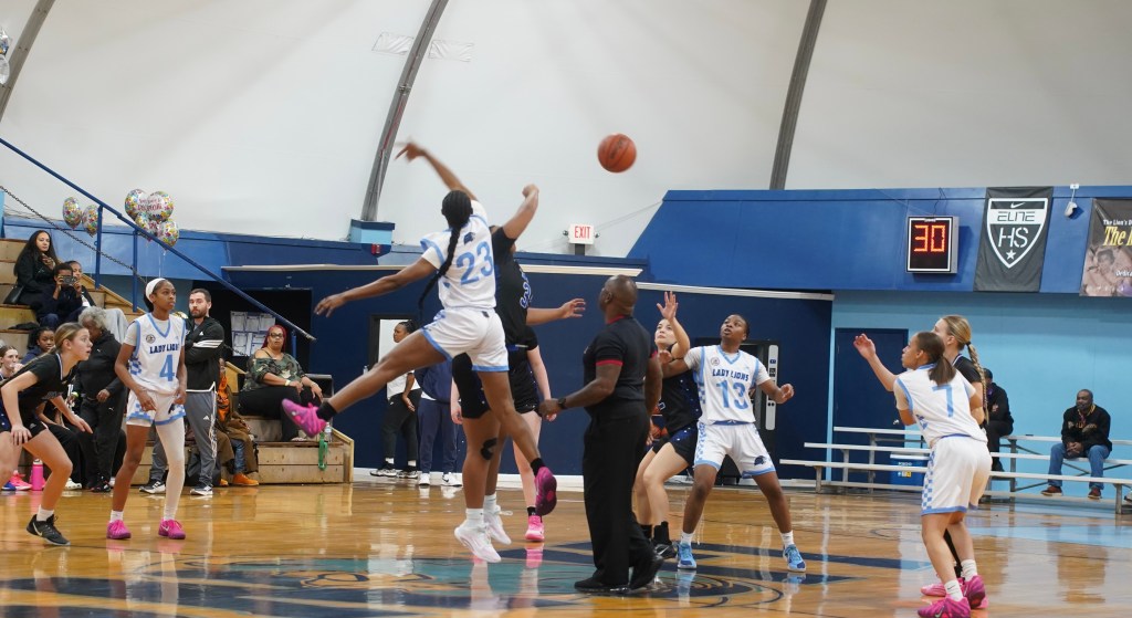 Independent League Action: High-Level Forward Play