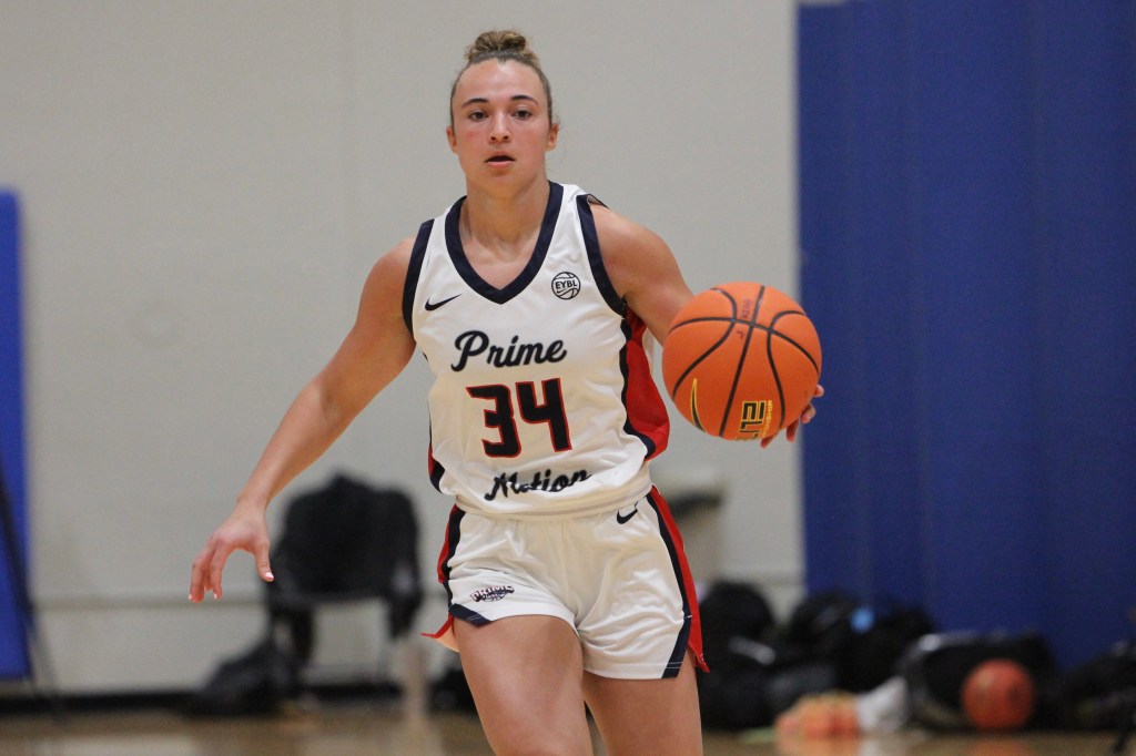 Great Lakes Kickoff- 16U Players Making Saiter's Notes