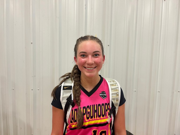 17U Sunflower Standouts in the Big Friendly